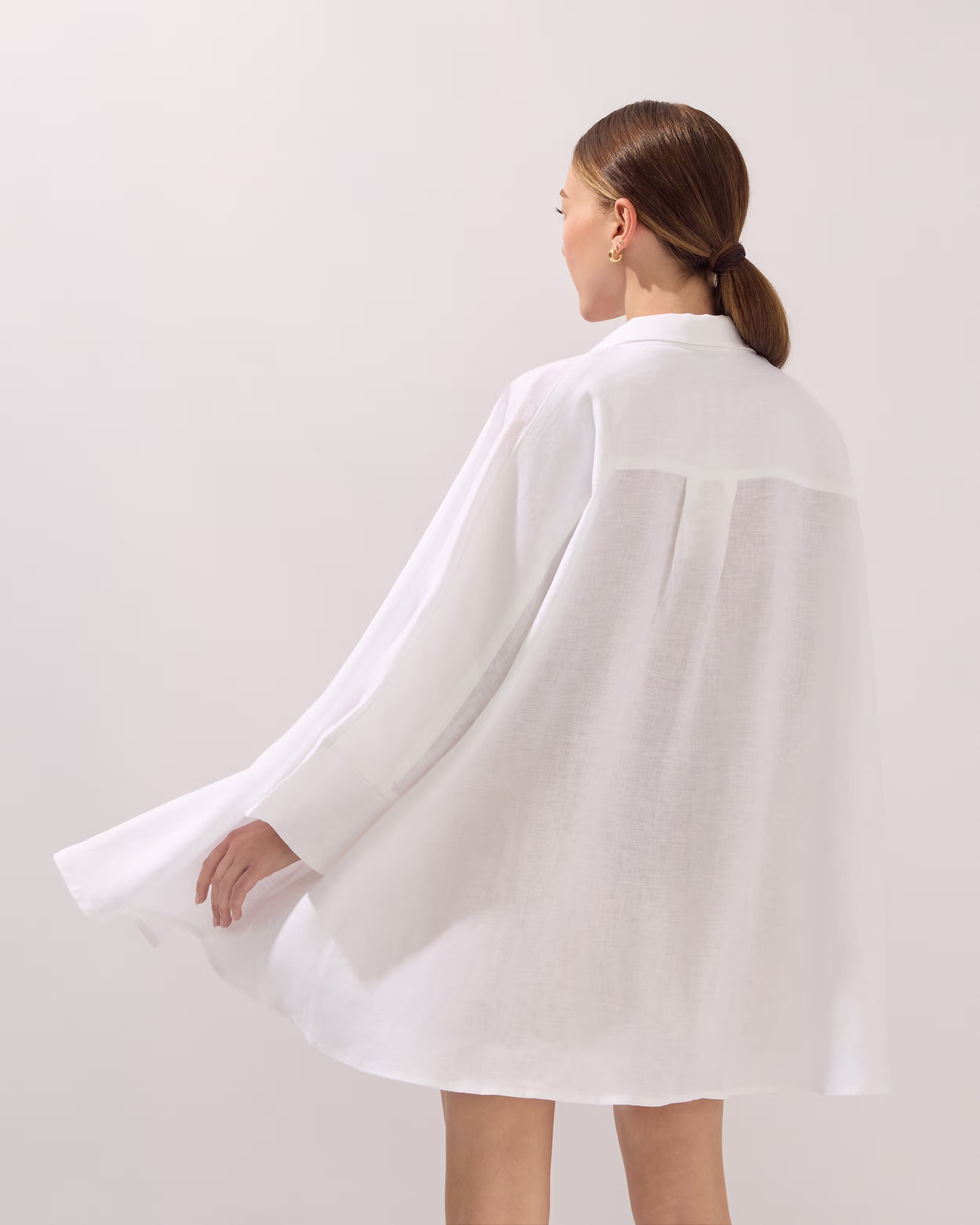 White_Linen_Beach_Shirt_2_005 copy Back of the crisp white beach shirt │St. Threadz